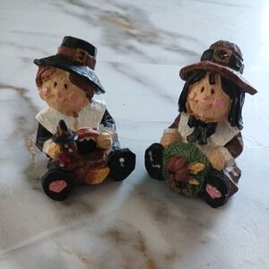 Vintage Thanksgiving Harvest Pilgrim Figurines Holiday Decor Resin 2 pieces 3in